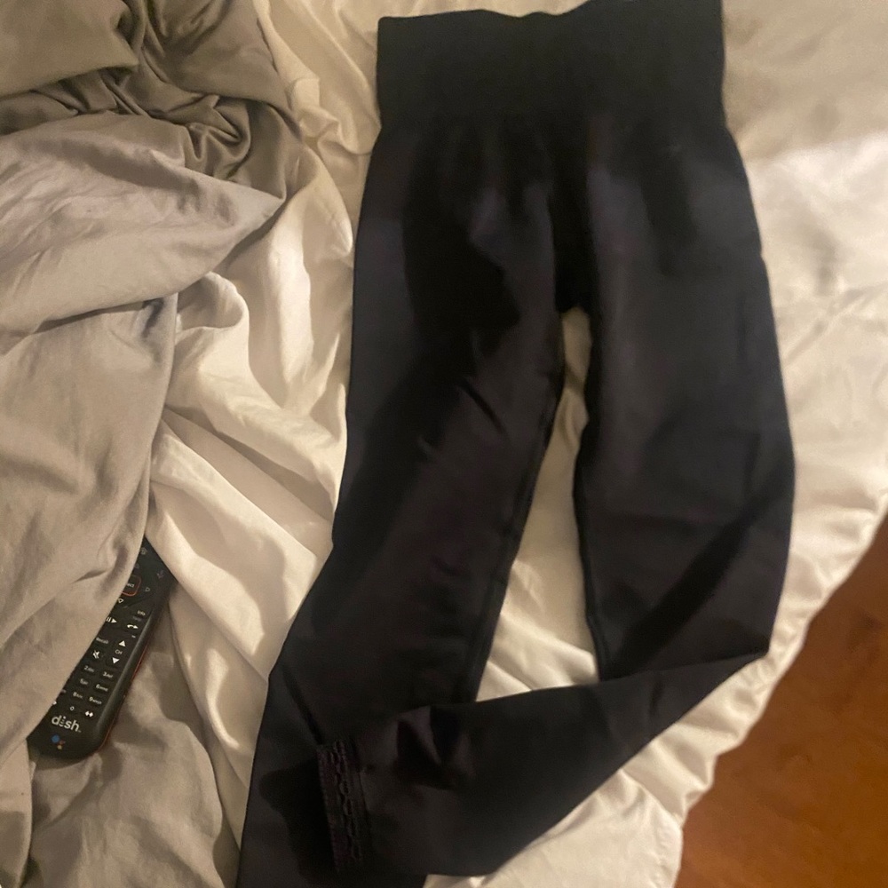Gym shark leggings never worn, size small
